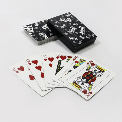 grosir kartu bermain otomatis hitam poker logo kustom desain sendiri cetakan warna penuh manufaktur