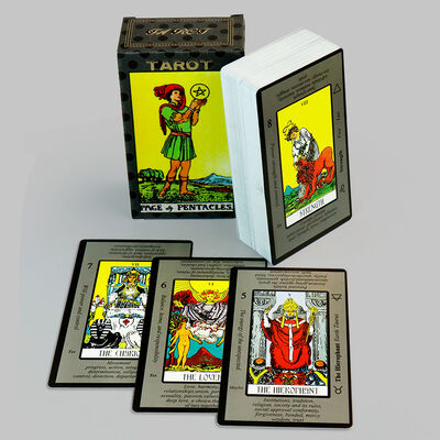 Deck Tarot Monochrome khusus dengan bahan ramah lingkungan dan desain portabel untuk penggunaan pribadi